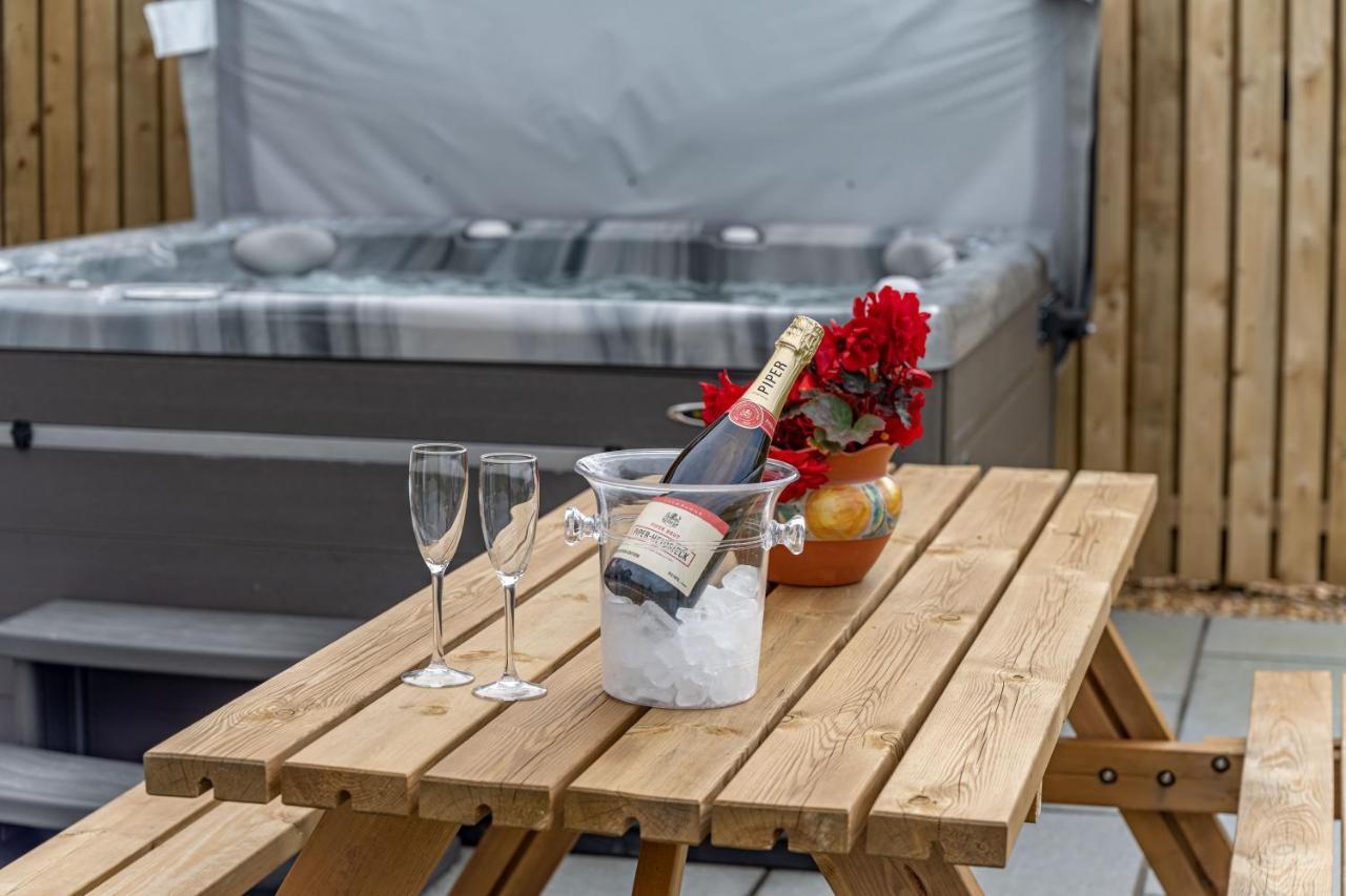 The Annexe, Luxury Property With Hot Tub At Pitilie Pods Aberfeldy Exterior foto